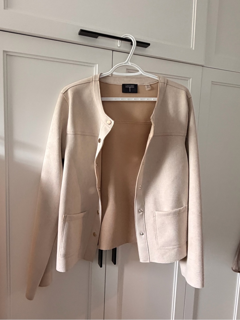 Tahari Neutral Beige Collarless Snap-Front Jacket